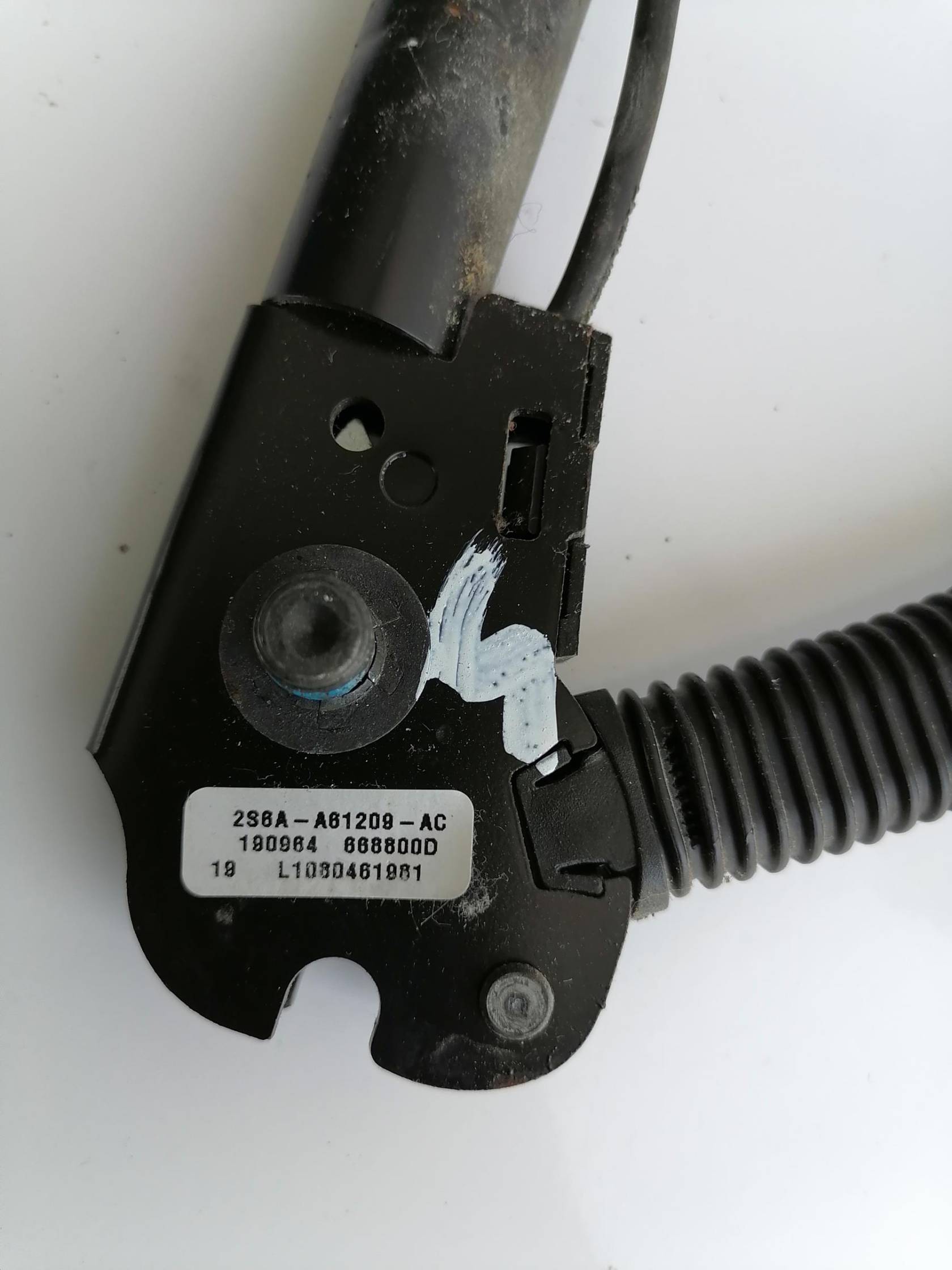 Aggancio cintura di sicurezza anteriore sx.